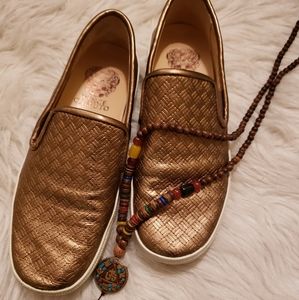 Vince Camuto Cariana slip on Sneaker 6M